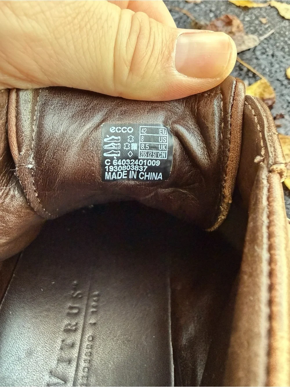Ecco Men's Brown Leather Chukka Brogue Boots